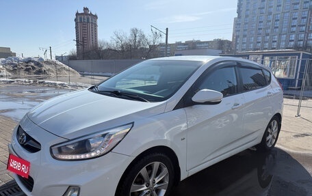 Hyundai Solaris II рестайлинг, 2014 год, 890 000 рублей, 1 фотография
