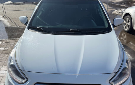 Hyundai Solaris II рестайлинг, 2014 год, 890 000 рублей, 5 фотография