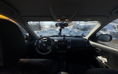 Mitsubishi Outlander III рестайлинг 3, 2010 год, 650 000 рублей, 1 фотография