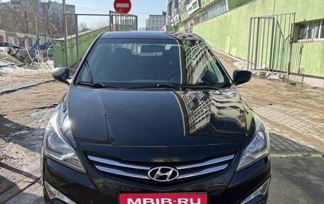 Hyundai Solaris II рестайлинг, 2014 год, 1 050 000 рублей, 1 фотография