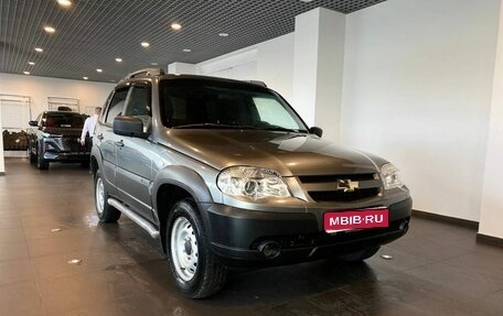 Chevrolet Niva I рестайлинг, 2018 год, 715 000 рублей, 1 фотография