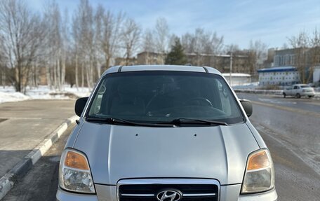 Hyundai H-1 II рестайлинг, 2007 год, 595 000 рублей, 1 фотография