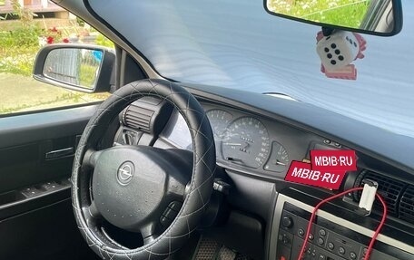 Opel Omega B, 2001 год, 300 000 рублей, 4 фотография