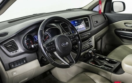 KIA Carnival III, 2019 год, 2 748 000 рублей, 10 фотография