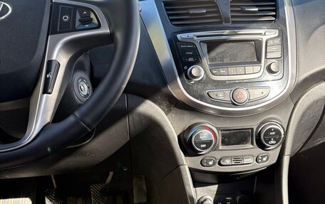 Hyundai Solaris II рестайлинг, 2014 год, 1 050 000 рублей, 9 фотография