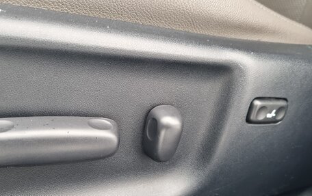 Toyota Avensis III рестайлинг, 2012 год, 1 390 000 рублей, 26 фотография