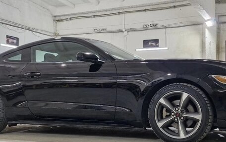 Ford Mustang VI рестайлинг, 2015 год, 2 400 000 рублей, 3 фотография