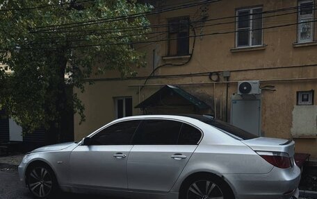 BMW 5 серия, 2004 год, 910 000 рублей, 2 фотография