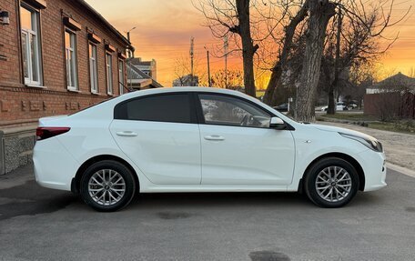 KIA Rio IV, 2017 год, 1 350 000 рублей, 2 фотография
