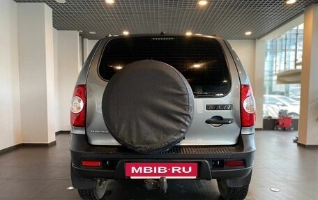 Chevrolet Niva I рестайлинг, 2018 год, 715 000 рублей, 4 фотография