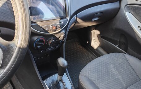 Hyundai Solaris II рестайлинг, 2013 год, 620 000 рублей, 8 фотография