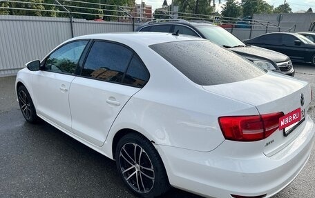 Volkswagen Jetta VI, 2015 год, 1 100 000 рублей, 4 фотография