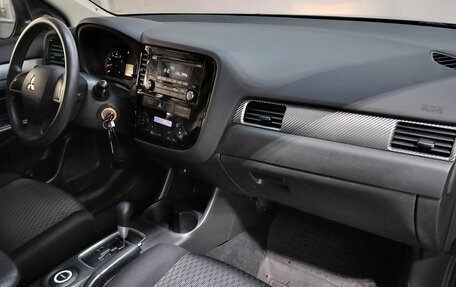 Mitsubishi Outlander III рестайлинг 3, 2013 год, 1 250 000 рублей, 11 фотография