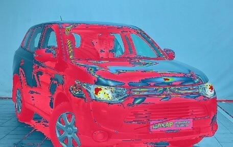 Mitsubishi Outlander III рестайлинг 3, 2013 год, 1 250 000 рублей, 3 фотография