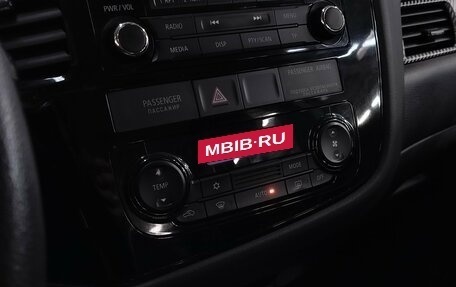 Mitsubishi Outlander III рестайлинг 3, 2013 год, 1 250 000 рублей, 13 фотография