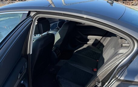 Volkswagen Passat B8 рестайлинг, 2019 год, 2 600 000 рублей, 15 фотография