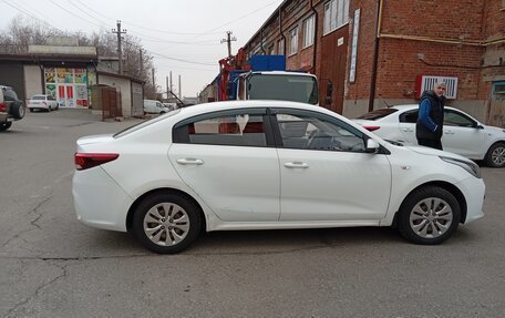 KIA Rio IV, 2019 год, 950 000 рублей, 4 фотография