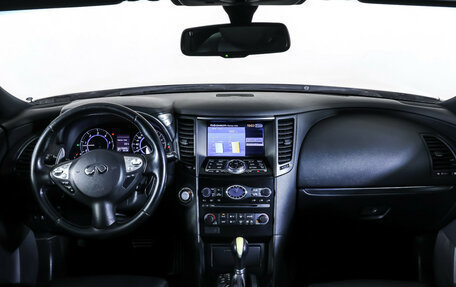 Infiniti QX70, 2015 год, 1 890 000 рублей, 17 фотография