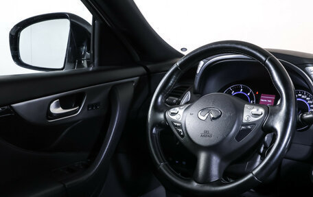 Infiniti QX70, 2015 год, 1 890 000 рублей, 13 фотография