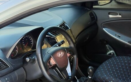 Hyundai Solaris II рестайлинг, 2014 год, 830 000 рублей, 4 фотография