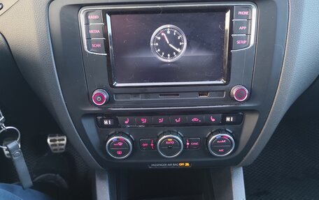 Volkswagen Jetta VI, 2013 год, 770 000 рублей, 11 фотография