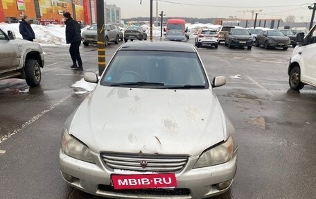 Toyota Altezza, 2000 год, 650 000 рублей, 1 фотография