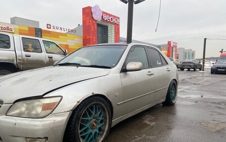 Toyota Altezza, 2000 год, 650 000 рублей, 13 фотография