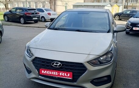 Hyundai Solaris II рестайлинг, 2018 год, 1 250 000 рублей, 3 фотография