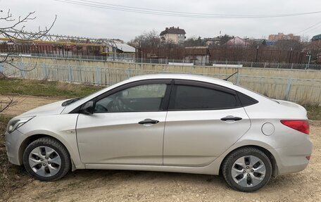 Hyundai Solaris II рестайлинг, 2013 год, 750 000 рублей, 2 фотография