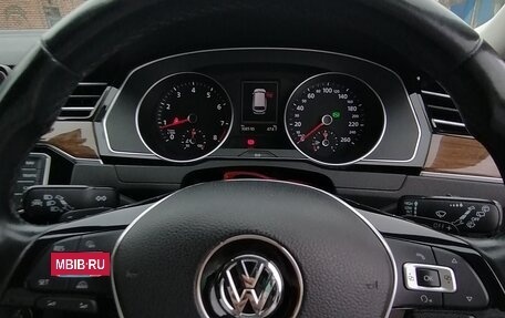 Volkswagen Passat B8 рестайлинг, 2015 год, 1 880 000 рублей, 14 фотография