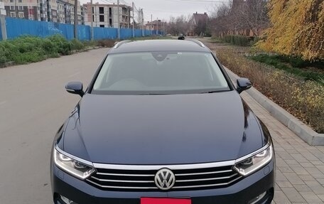 Volkswagen Passat B8 рестайлинг, 2015 год, 1 880 000 рублей, 8 фотография