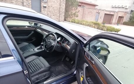 Volkswagen Passat B8 рестайлинг, 2015 год, 1 880 000 рублей, 18 фотография