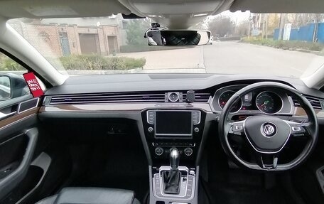 Volkswagen Passat B8 рестайлинг, 2015 год, 1 880 000 рублей, 22 фотография