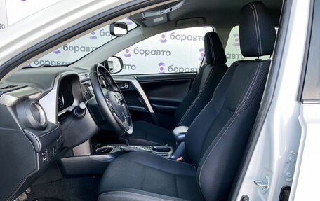 Toyota RAV4, 2019 год, 2 590 000 рублей, 10 фотография