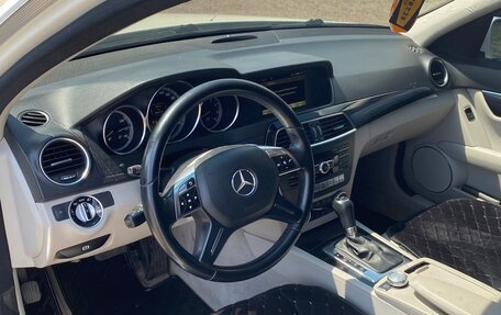 Mercedes-Benz C-Класс, 2011 год, 1 280 000 рублей, 2 фотография