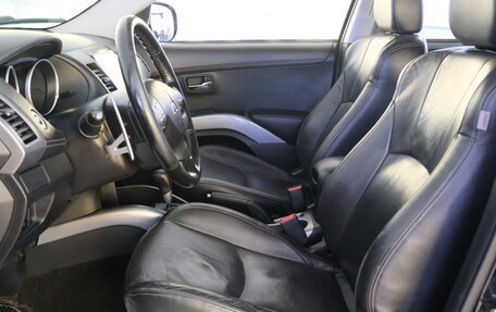 Mitsubishi Outlander III рестайлинг 3, 2011 год, 1 179 000 рублей, 8 фотография