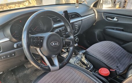 KIA Rio IV, 2018 год, 1 100 000 рублей, 3 фотография
