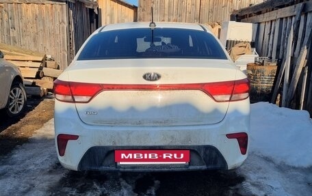 KIA Rio IV, 2018 год, 1 100 000 рублей, 4 фотография