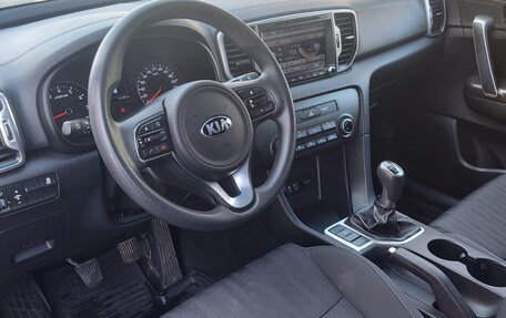 KIA Sportage IV рестайлинг, 2017 год, 1 750 000 рублей, 8 фотография