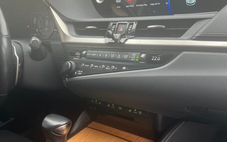 Lexus ES VII, 2019 год, 3 500 000 рублей, 9 фотография