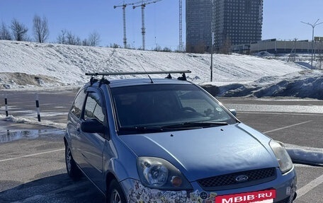 Ford Fiesta, 2004 год, 280 000 рублей, 2 фотография