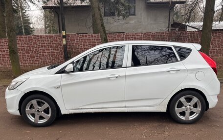 Hyundai Solaris II рестайлинг, 2013 год, 490 000 рублей, 3 фотография