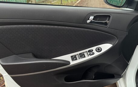 Hyundai Solaris II рестайлинг, 2013 год, 490 000 рублей, 16 фотография