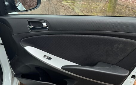 Hyundai Solaris II рестайлинг, 2013 год, 490 000 рублей, 17 фотография