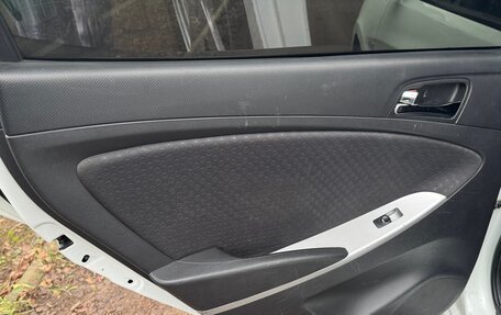 Hyundai Solaris II рестайлинг, 2013 год, 490 000 рублей, 18 фотография