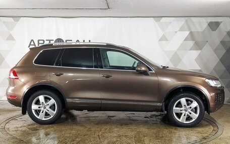 Volkswagen Touareg III, 2011 год, 1 999 000 рублей, 6 фотография