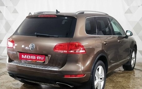 Volkswagen Touareg III, 2011 год, 1 999 000 рублей, 3 фотография
