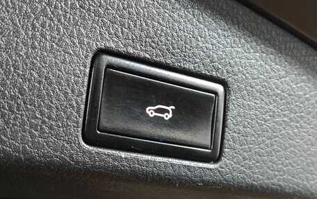 Volkswagen Touareg III, 2011 год, 1 999 000 рублей, 14 фотография