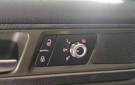 Volkswagen Touareg III, 2011 год, 1 999 000 рублей, 9 фотография