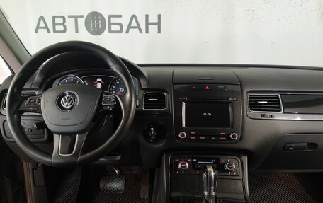 Volkswagen Touareg III, 2011 год, 1 999 000 рублей, 13 фотография